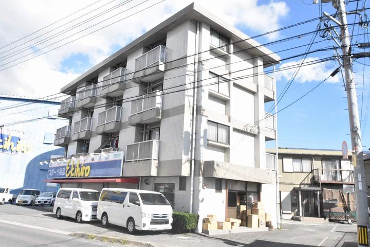 にっしょくビル401号室の外観