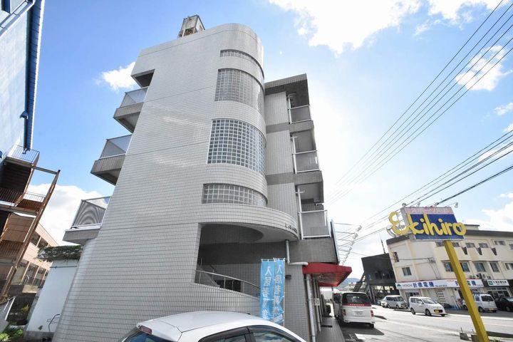 にっしょくビル401号室の外観