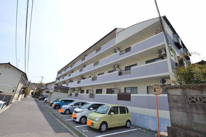 ラジュール 1LDK105号室の外観