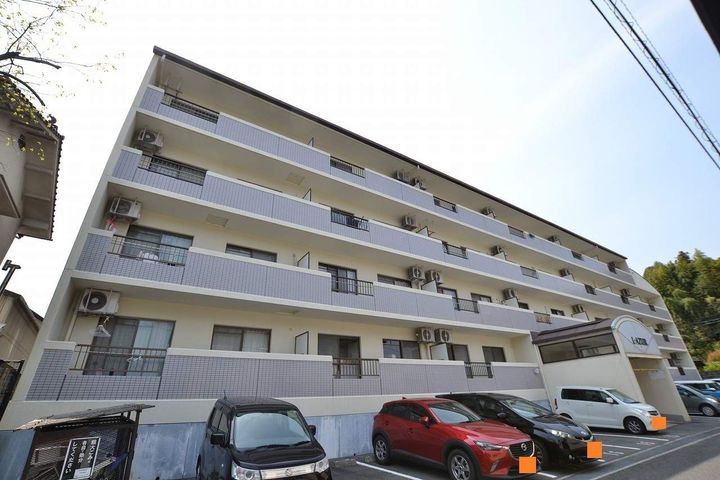 ラジュール 1LDK105号室の外観