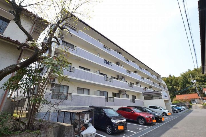 ラジュール 1LDK105号室の外観