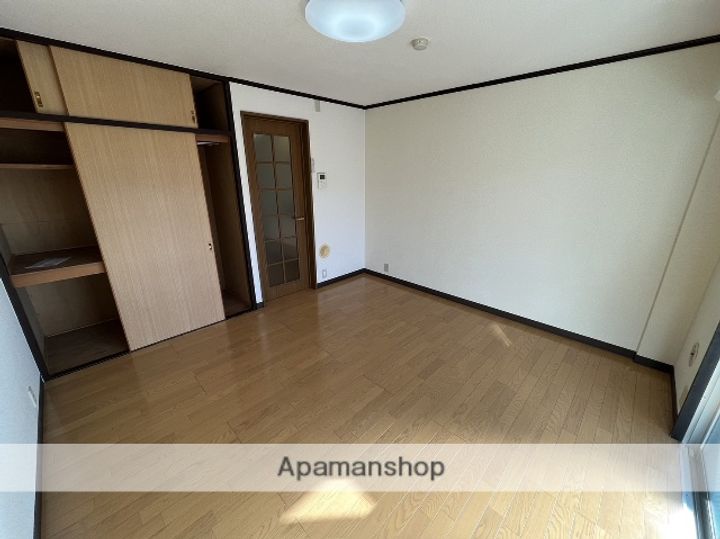 広島県東広島市西条町寺家の賃貸アパートの内装