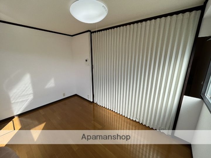 広島県東広島市西条町寺家の賃貸アパートの内装