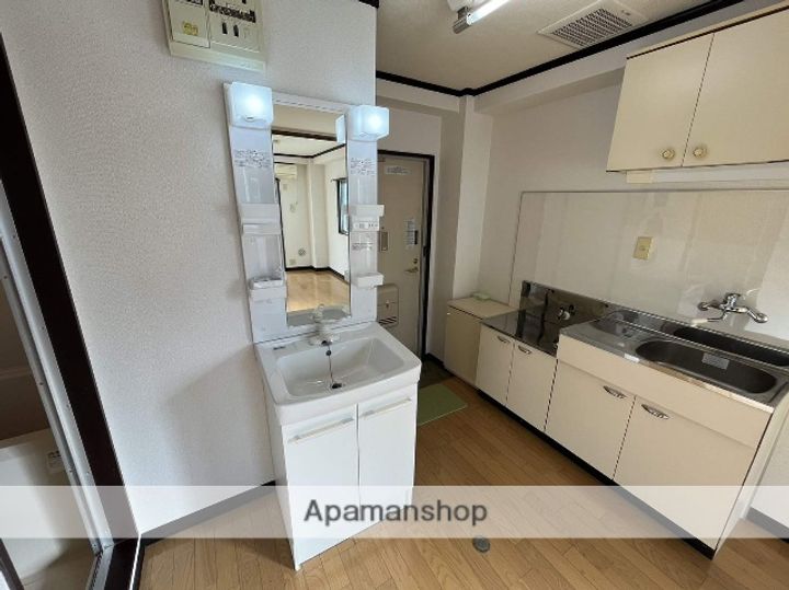 広島県東広島市西条町寺家の賃貸アパートの内装