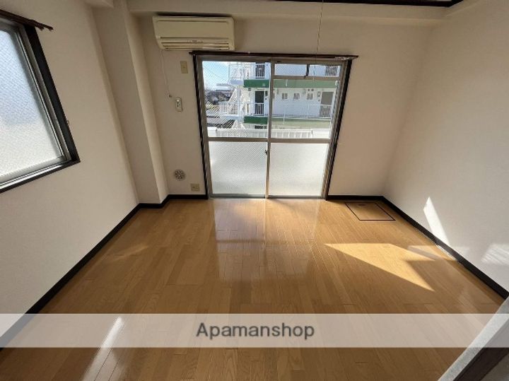 広島県東広島市西条町寺家の賃貸アパートの内装