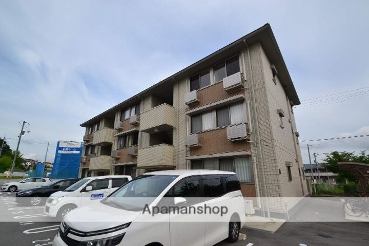 シャルムサールB棟の外観