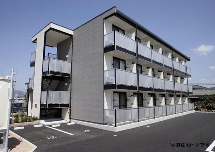 レオパレスエスポワールタワラⅢ204の外観
