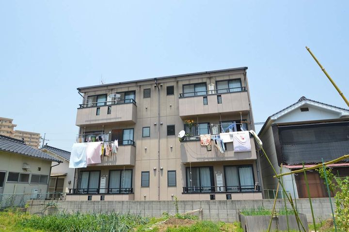 ラ・メール102号室の外観