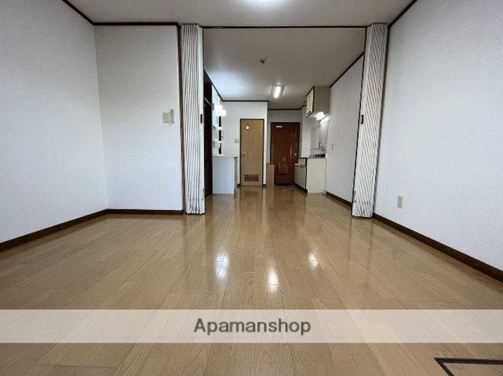 広島県東広島市西条中央4丁目の賃貸アパートの居間