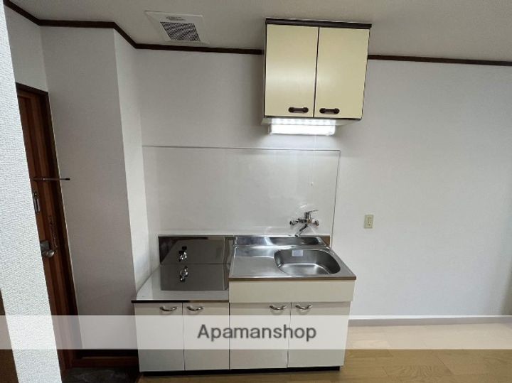 広島県東広島市西条中央4丁目の賃貸アパートのキッチン