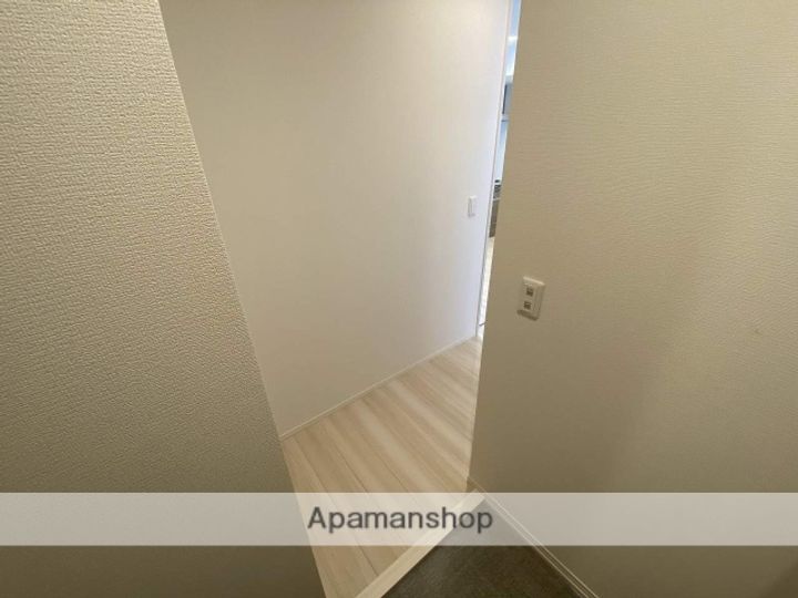 クロスコートの玄関