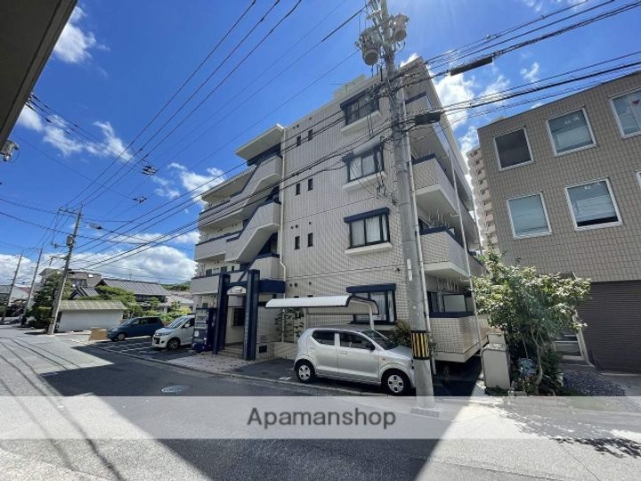 リバーパレス牛田新町の外観