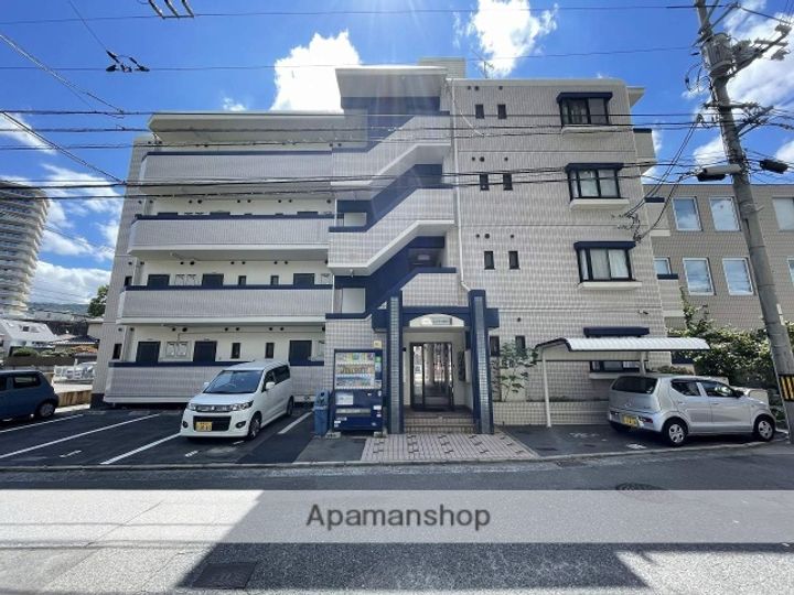 リバーパレス牛田新町の外観