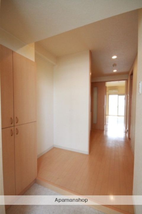 アクアシティ本川町1202の玄関