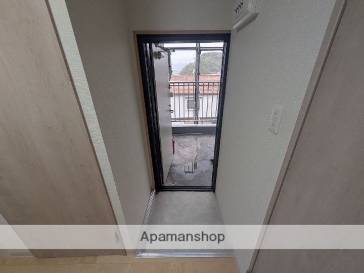 石原ビルの玄関