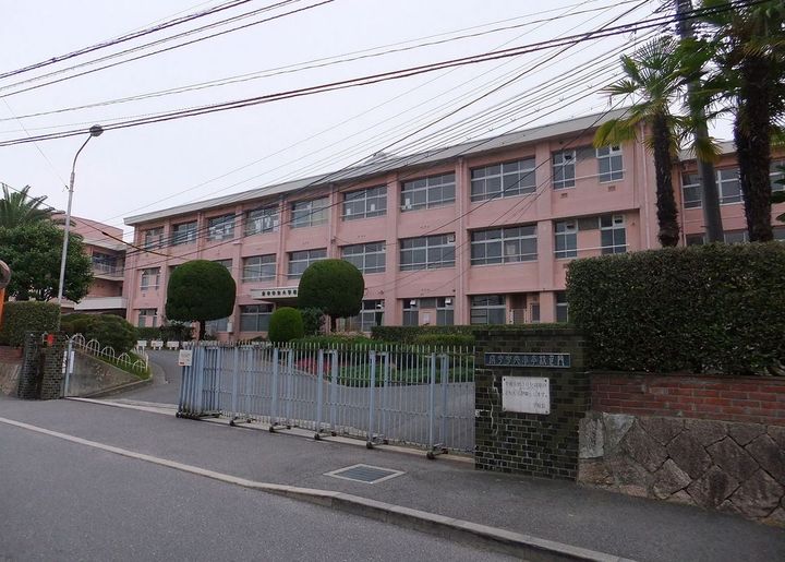 セジュールの周辺