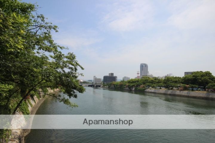 はいしげビルの周辺