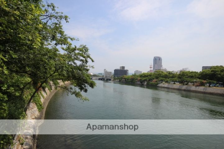 広島県広島市中区幟町の賃貸マンション701の周辺