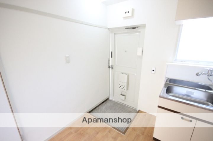 広島県広島市西区草津東2丁目の賃貸マンションの玄関