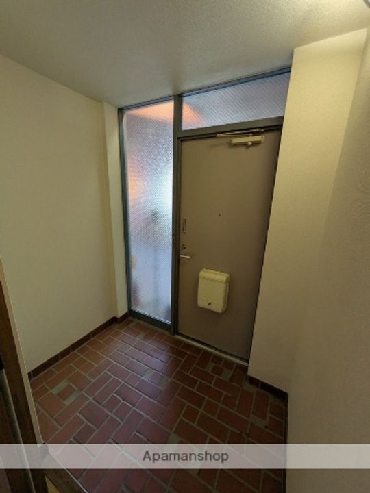 ロッカバレーナプロヴァンス三滝本町の玄関