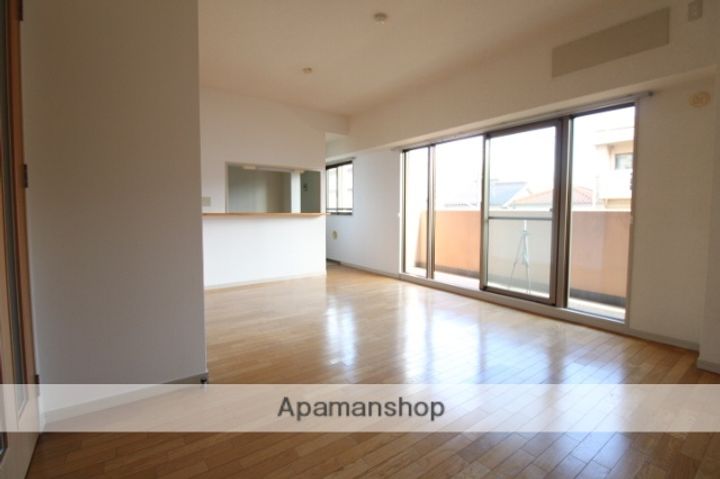 メゾンY古江の居間