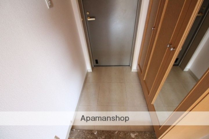 メゾンY古江の玄関