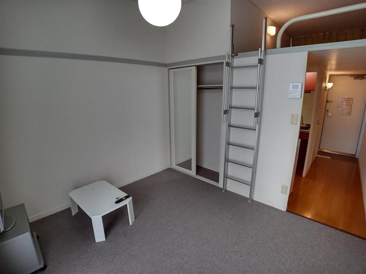 レオパレスリヴェール103の居間