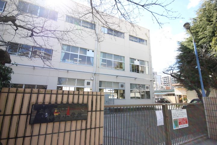 M&Rの周辺