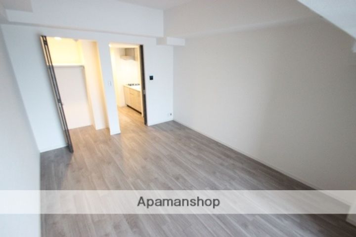 S-RESIDENCE宇品5丁目2の居間