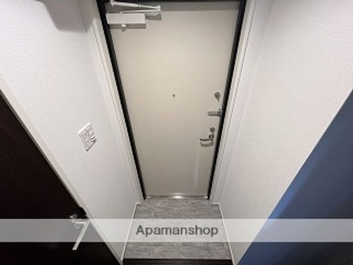 RESIDENTIAL 戸坂駅前の玄関