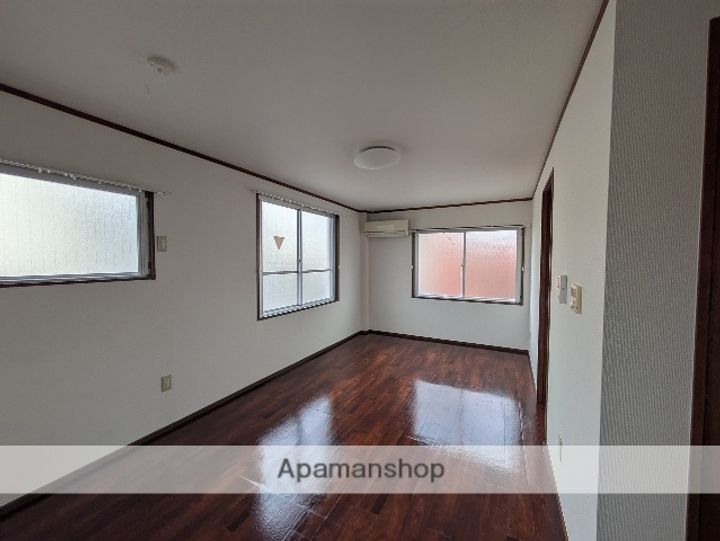 吉田ビルの居間