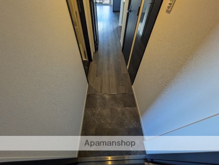 S−RESIDENCE空港通りAWESOMEの玄関