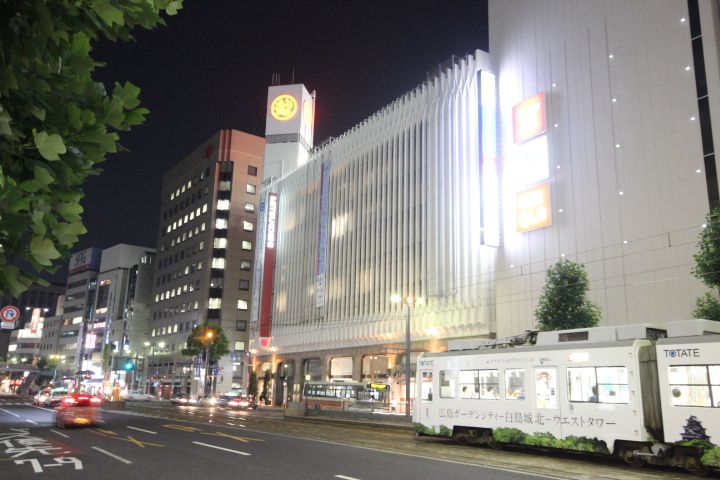 シャーメゾンステージ中央通りの周辺