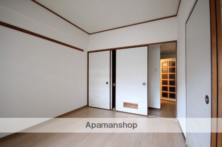 ネオデラサンテのその他画像