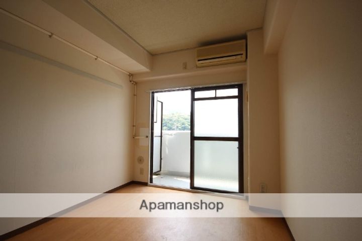 ネオデラサンテの内装