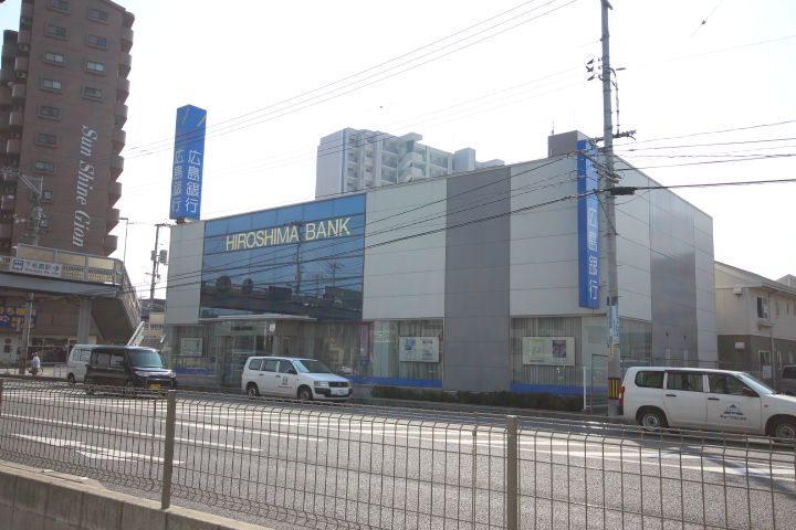 グレイスの周辺