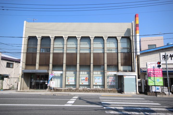 グレイスの周辺