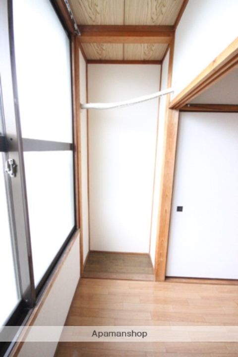 第二岩井アパートの玄関