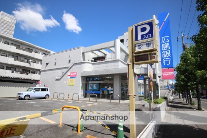 Y’zB.L.D緑井の周辺