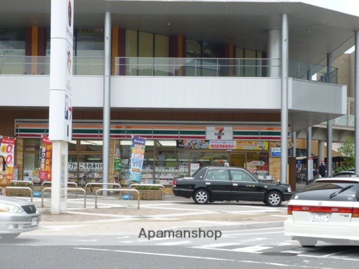 Y’zB.L.D緑井の周辺