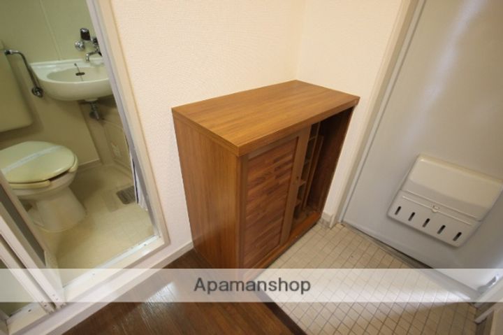 宮正商船ビルの内装