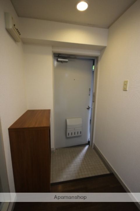 宮正商船ビルの玄関