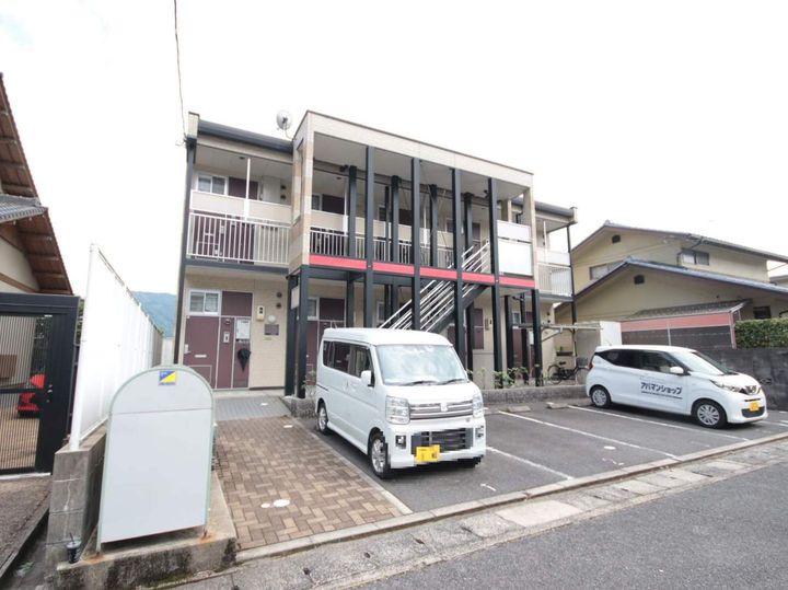 レオパレス高取の外観