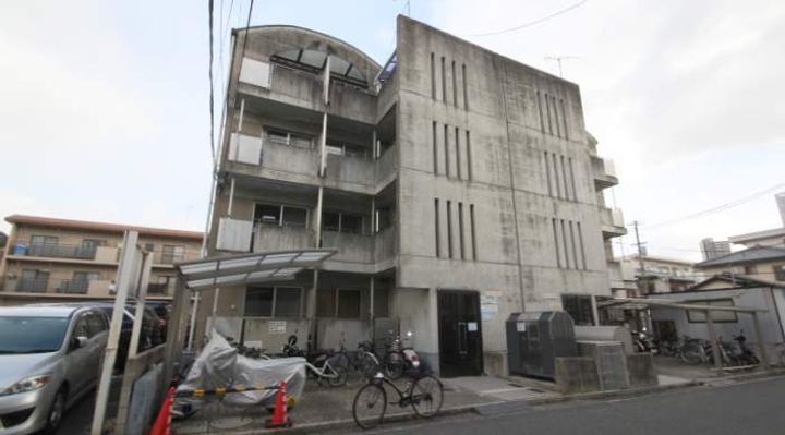 キングスフォーラム401号室の外観