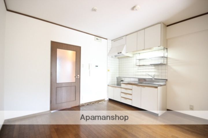 RYOKOビル204の居間