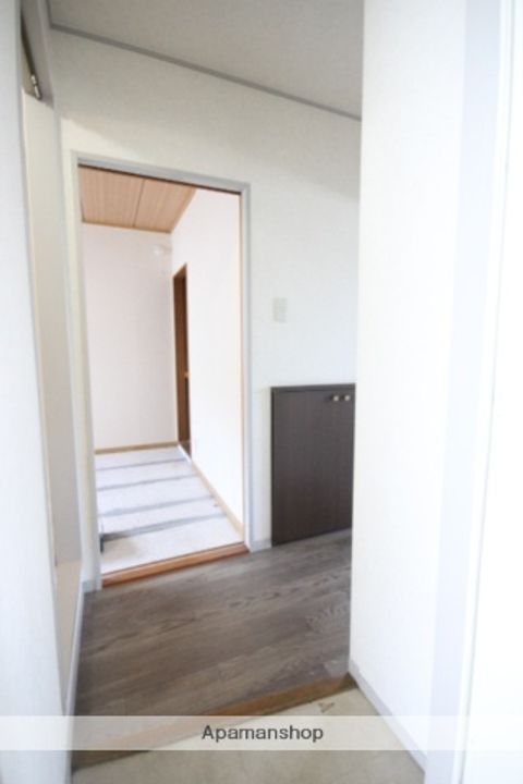 メゾン井口台201の玄関