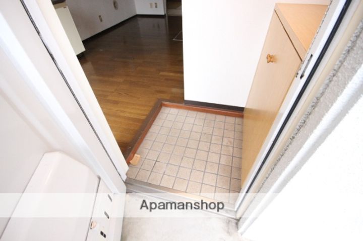 第1植木コーポの玄関