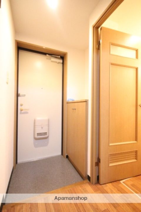 ルネス五日市の玄関