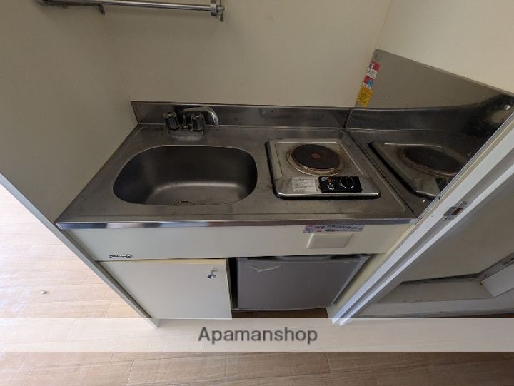 ワイアンドワイ宝町ビルのキッチン