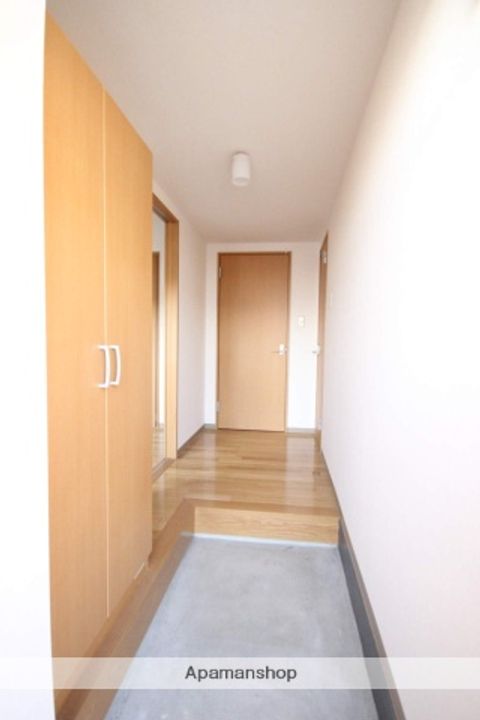 甲島ビルの玄関